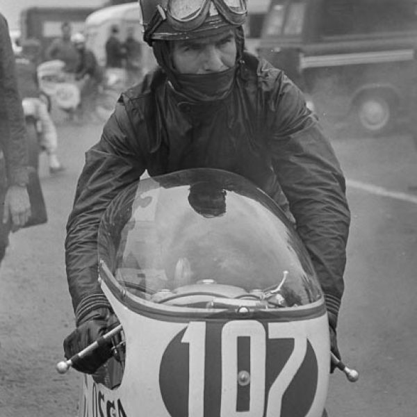 01-1969-east-germany-sachsenring-santiago herrero-10-2