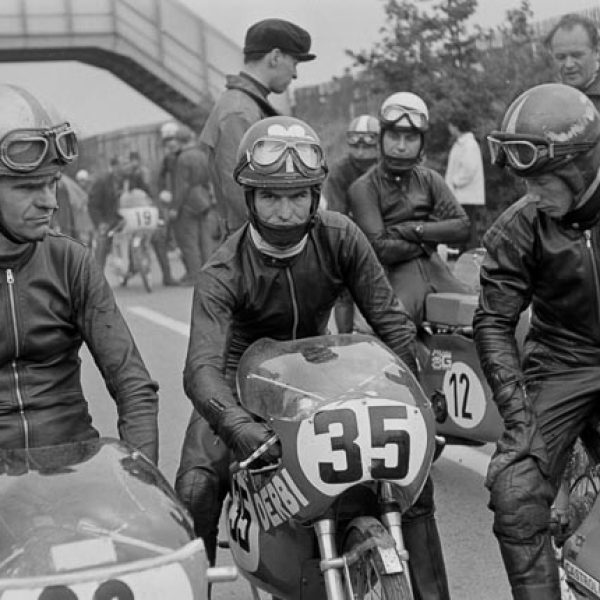 01-1969-east-germany-sachsenring-santiago herrero-15-2