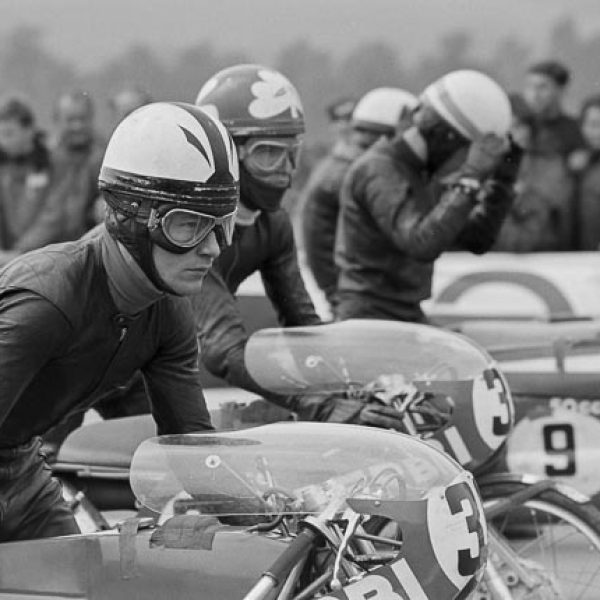 01-1969-east-germany-sachsenring-santiago herrero-2-2