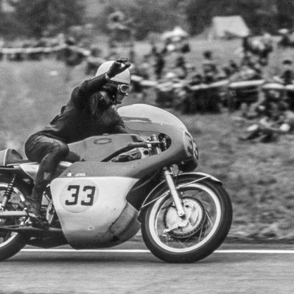 Bill Ivy Sachsenring 1969 on his Jawa 500cc