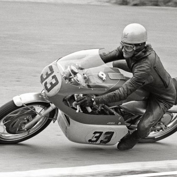 Bill Ivy Sachsenring 1969 on his Jawa 500cc