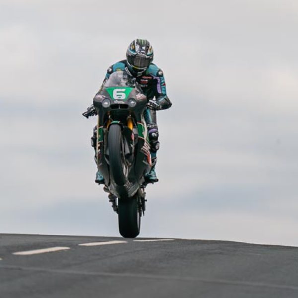 20260527_MichaelDunlop_TT_Supertwin_BerndFischer_-2206-tma_645x430_kurz