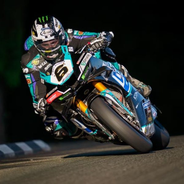 Michael_Dunlop_GB_BMW_Superbike_TTRace_20240531_0320_BerndFischer-tma_645x430_kurz