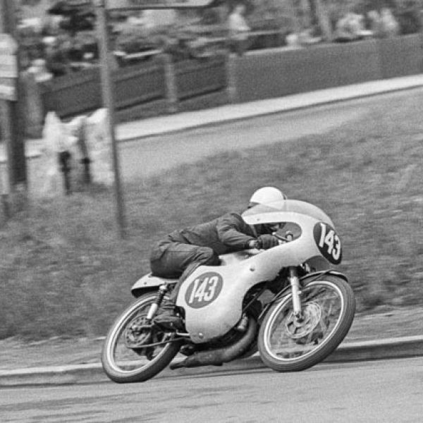 ernst-degner-sachsenring-1961-125cc-5-