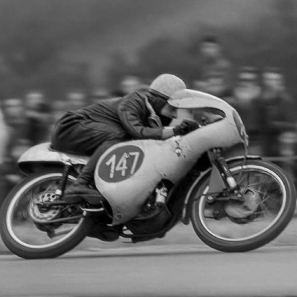 heinz-rosner-mz-125cc-gp-sachsenring-1961-neural-50-tma_430_kurz