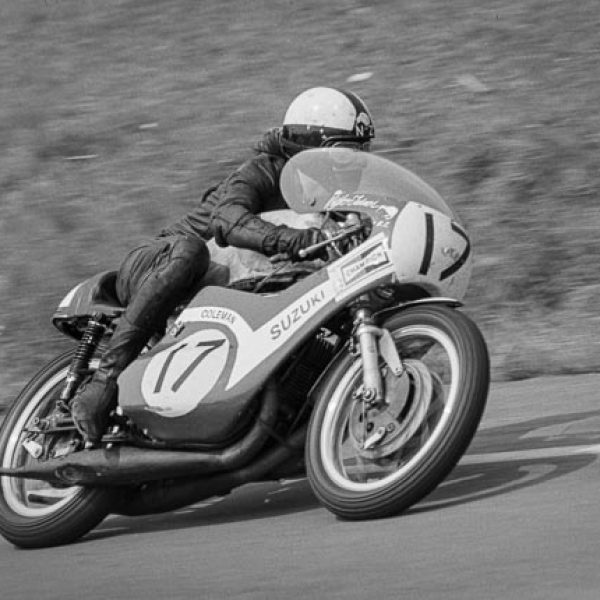 keith-turner-suzuki-sachsenring-71-002-b1-tma_430_kurz