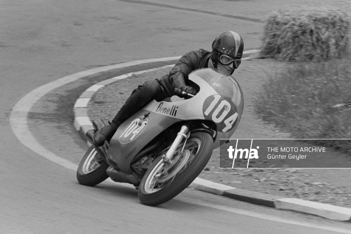 kel-carruthers-benelli-350cc-gp-sachsenring-1969--2
