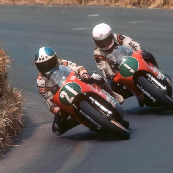 uncini-villa-aermacchi-harley-davidson-250cc-gp-brno-1977-Bearbeitet-tma_430_kurz